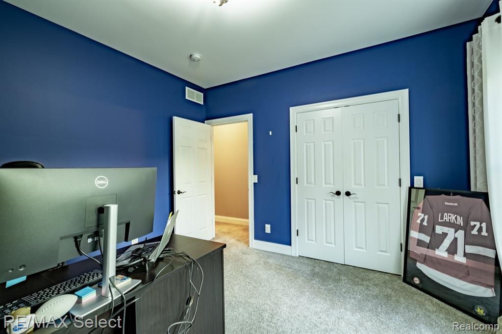 9388 MCMULLEN Circle, Fenton, MI 48430 — Photo 22