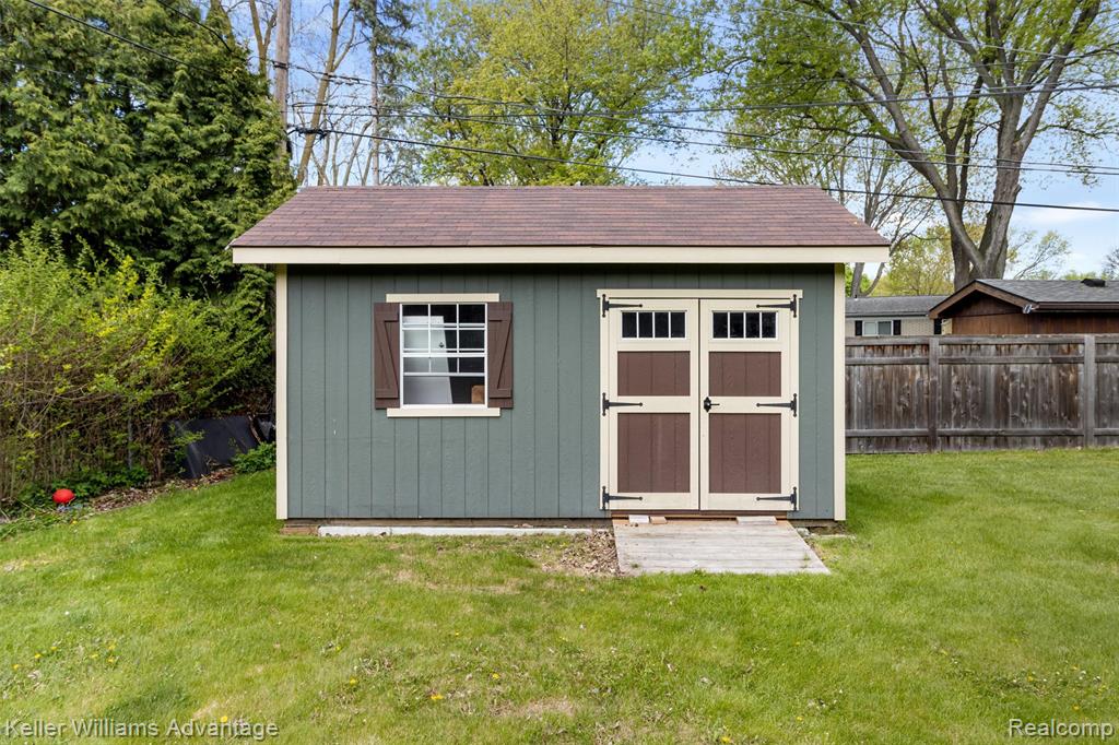 4061 Middlebury Drive, Troy, MI 48085 — Photo 35