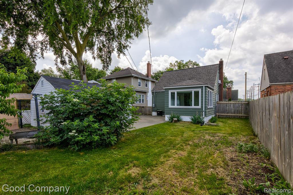 830 W HAZELHURST Street, Ferndale, MI 48220 — Photo 43