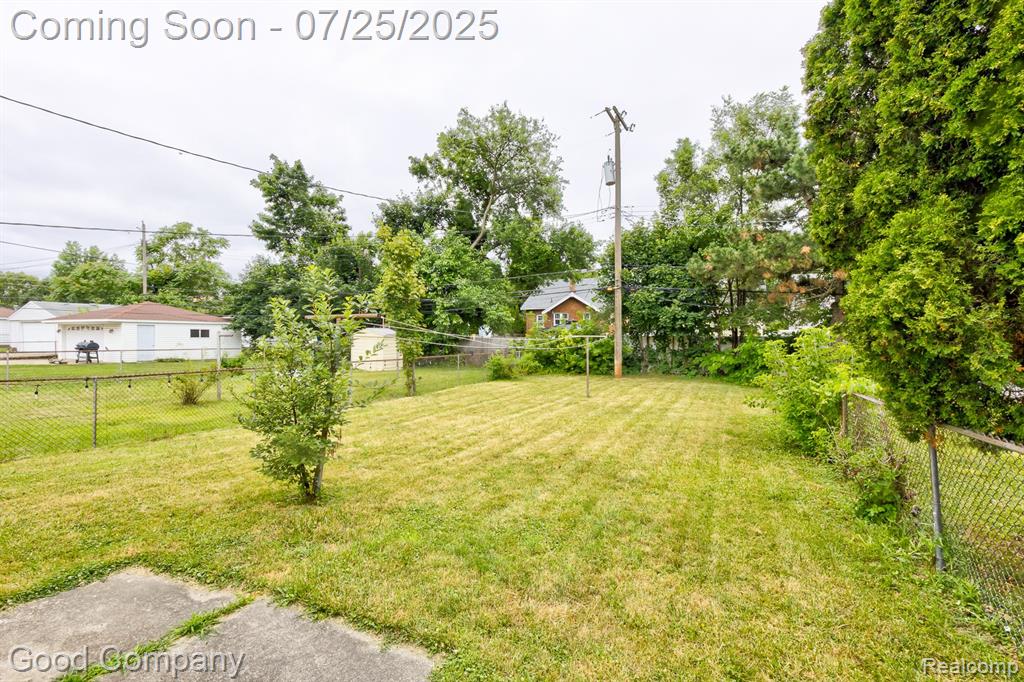 7271 Wiegand Boulevard, Center Line, MI 48015 — Photo 25