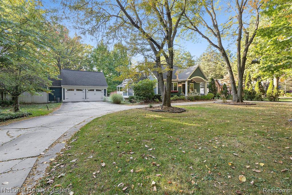 15421 ROBINWOOD Drive, Plymouth, MI 48170 — Photo 32