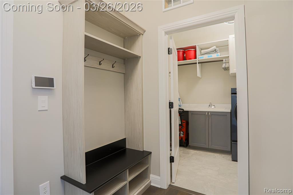 13033 Cathedral Court, Shelby Twp, MI 48315 — Photo 43