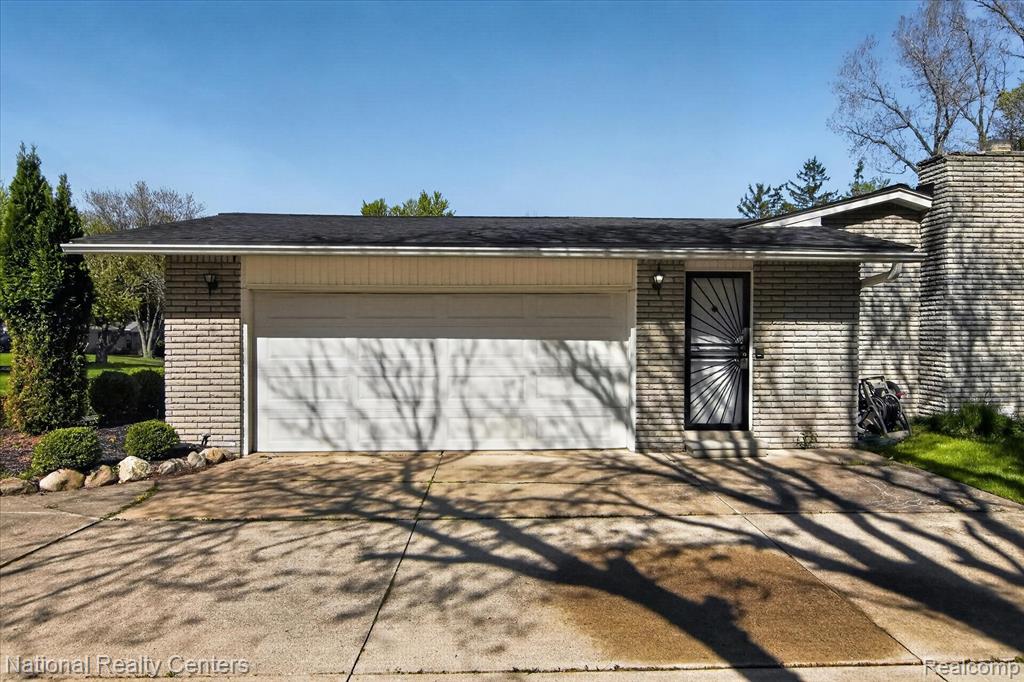21730 Riverview Drive, Beverly Hills, MI 48025 — Photo 48
