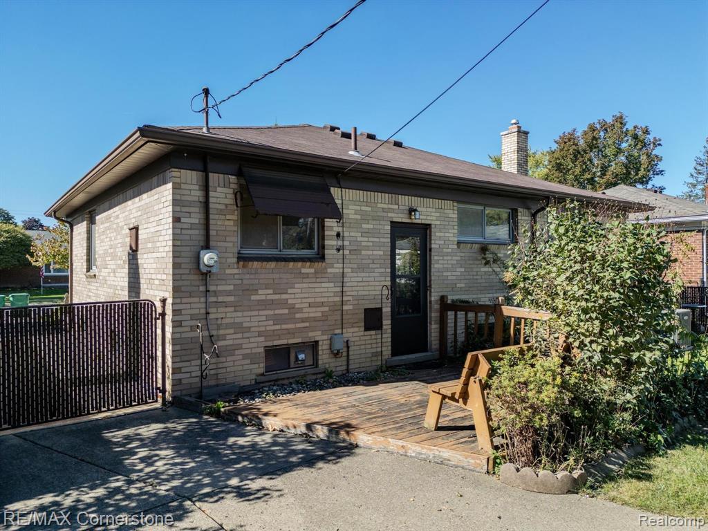 500 N LEONA Avenue, Garden City, MI — Photo 28