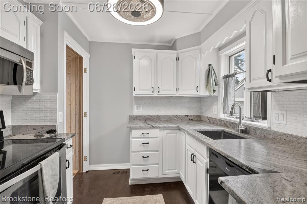 764 Adams Street, Plymouth, MI 48170 — Photo 16
