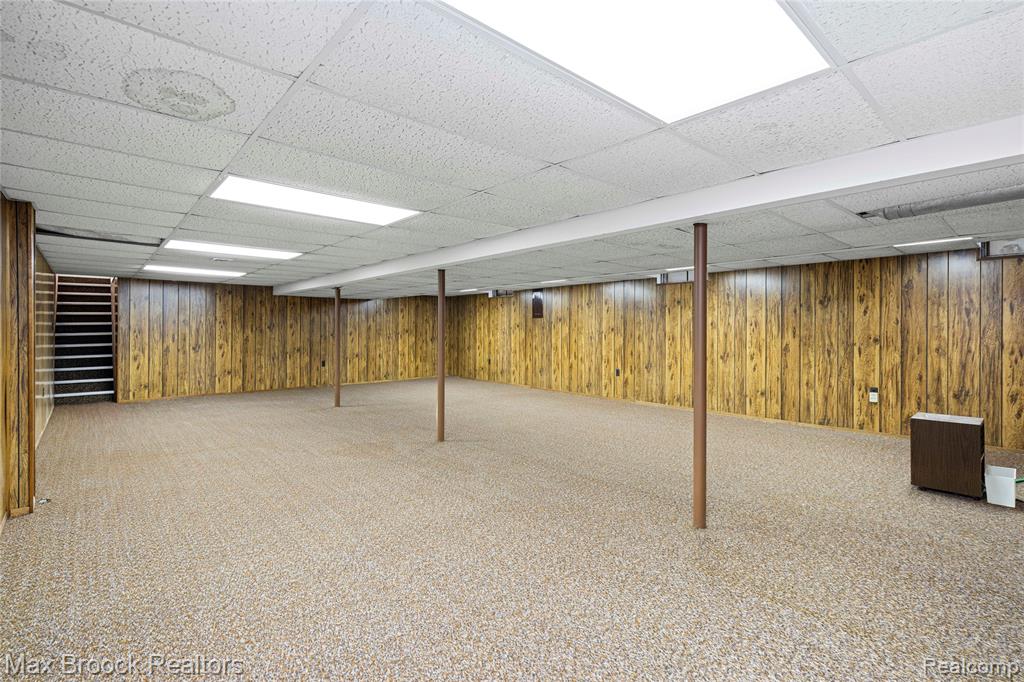 28977 Lake Park Dr. Drive, Farmington, MI 48331 — Photo 25