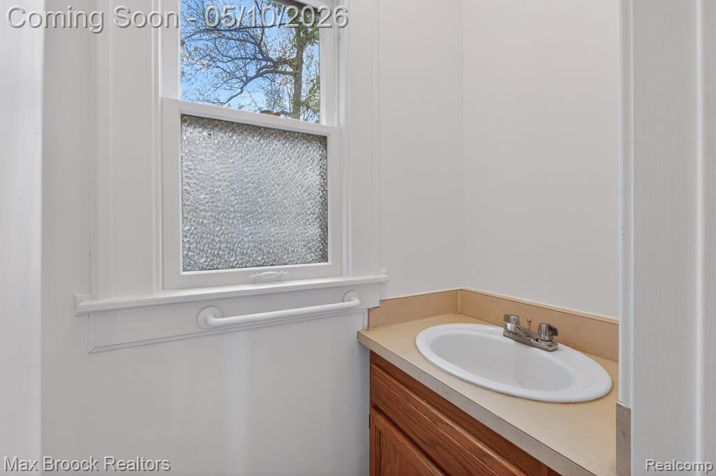 642 W Maplehurst Street, Ferndale, MI 48220 — Photo 25