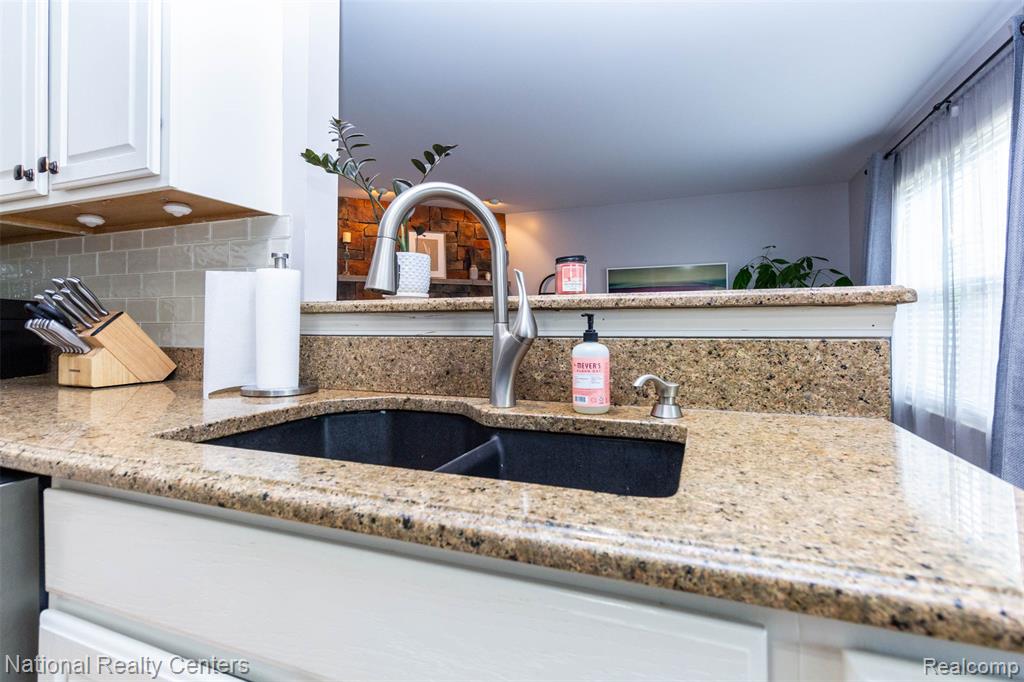 46694 Crosswick, Canton, MI 48187 — Photo 17