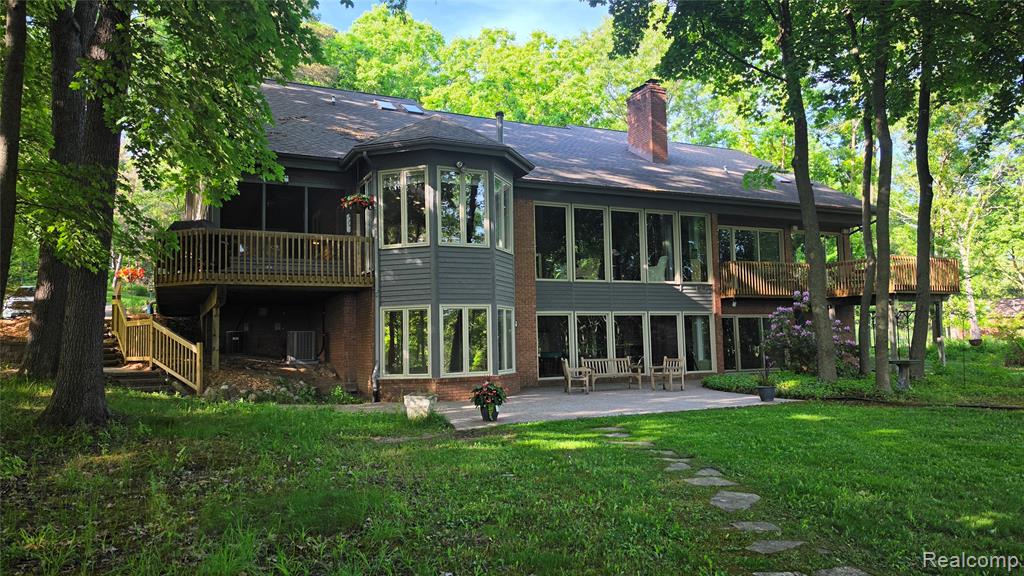 2323 Addaleen Road, Highland, MI — Photo 9