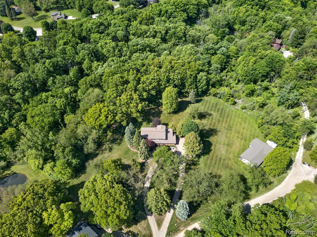 12664 Lashbrook Lane W, Brighton, MI 48114 — Photo 39