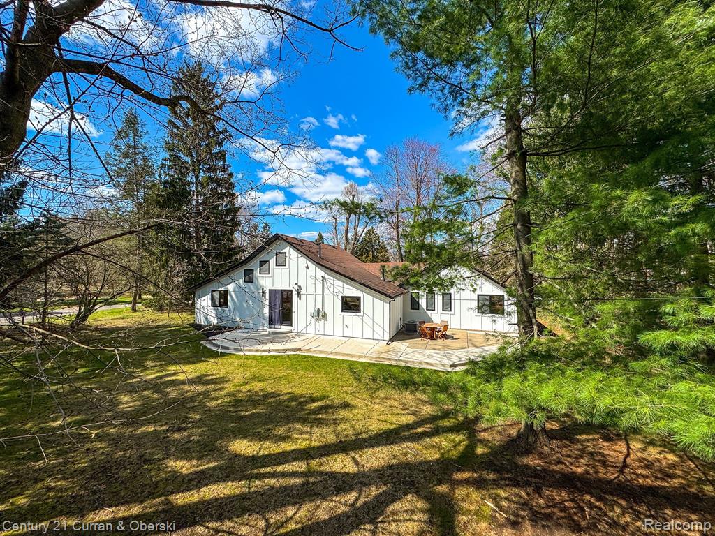 4421 W MAPLE Road, Bloomfield Hills, MI 48301 — Photo 31