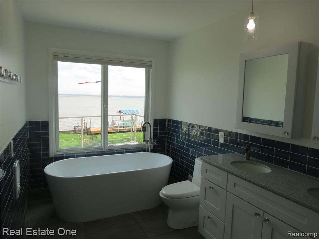 4583 Allen Cove Road, Luna Pier, MI 48157 — Photo 43