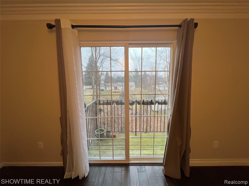 8357 Williamstown Drive, Utica, MI 48316 — Photo 9