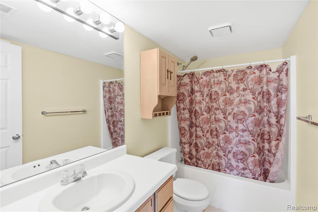 6068 Hearthside Place, Grand Blanc, MI 48439 — Photo 53