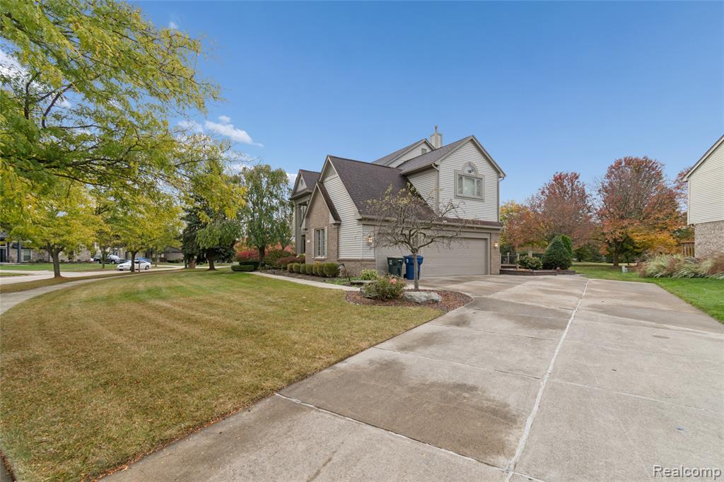 47691 Royal Pointe Drive, Canton, MI 48187 — Photo 3