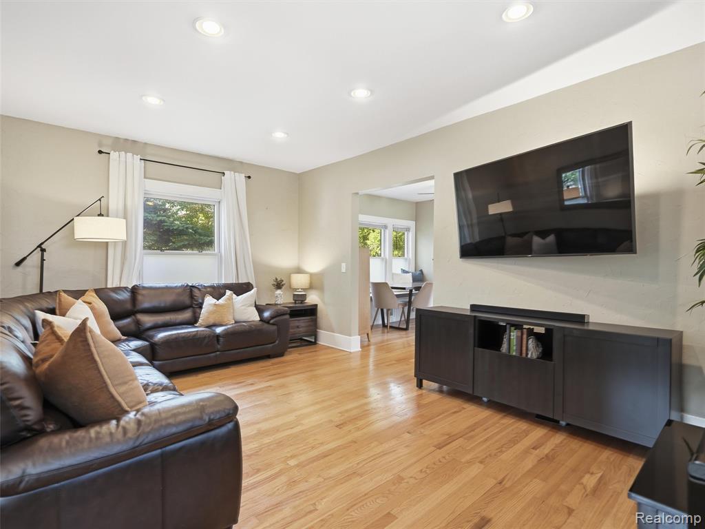 626 Kayser Avenue, Royal Oak, MI 48067 — Photo 7