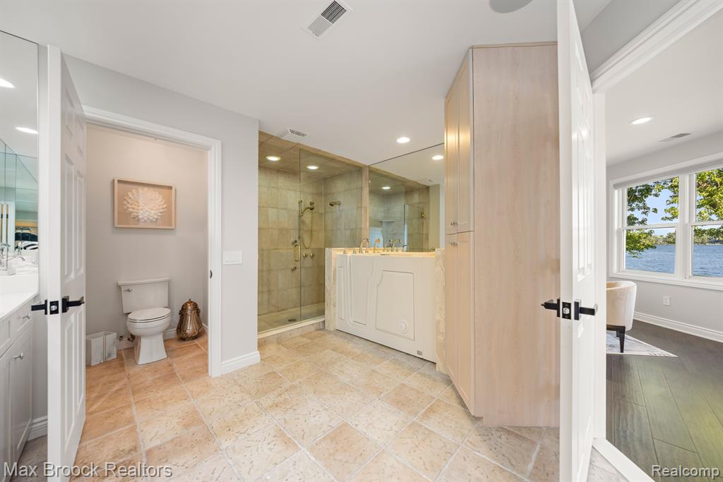 4659 LINWOOD Street, West Bloomfield, MI 48324 — Photo 43