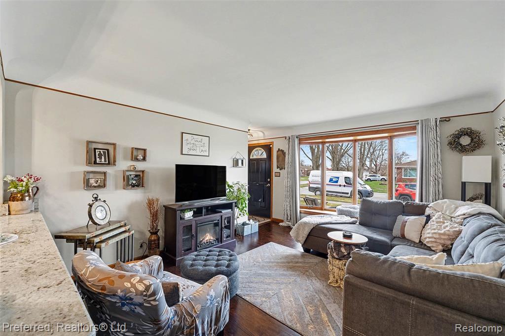 7710 Lear Court, Westland, MI — Photo 9