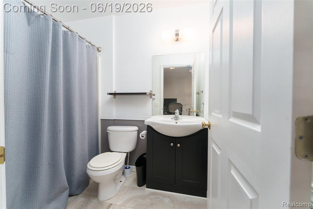 1021 Calpernia, Wixom, MI 48393 — Photo 22