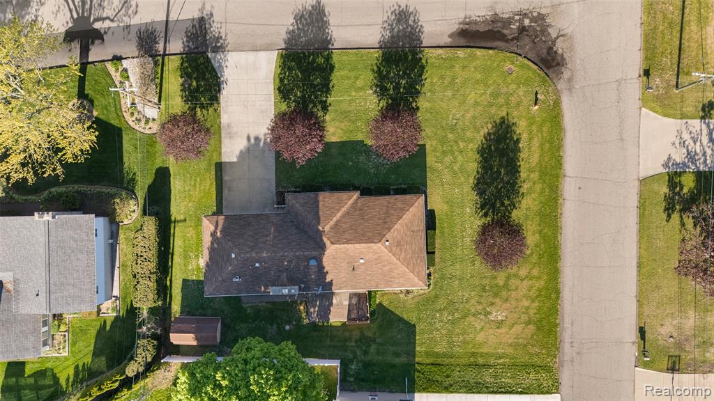 15 Pleasant Lake Drive, Waterford, MI 48327 — Photo 56