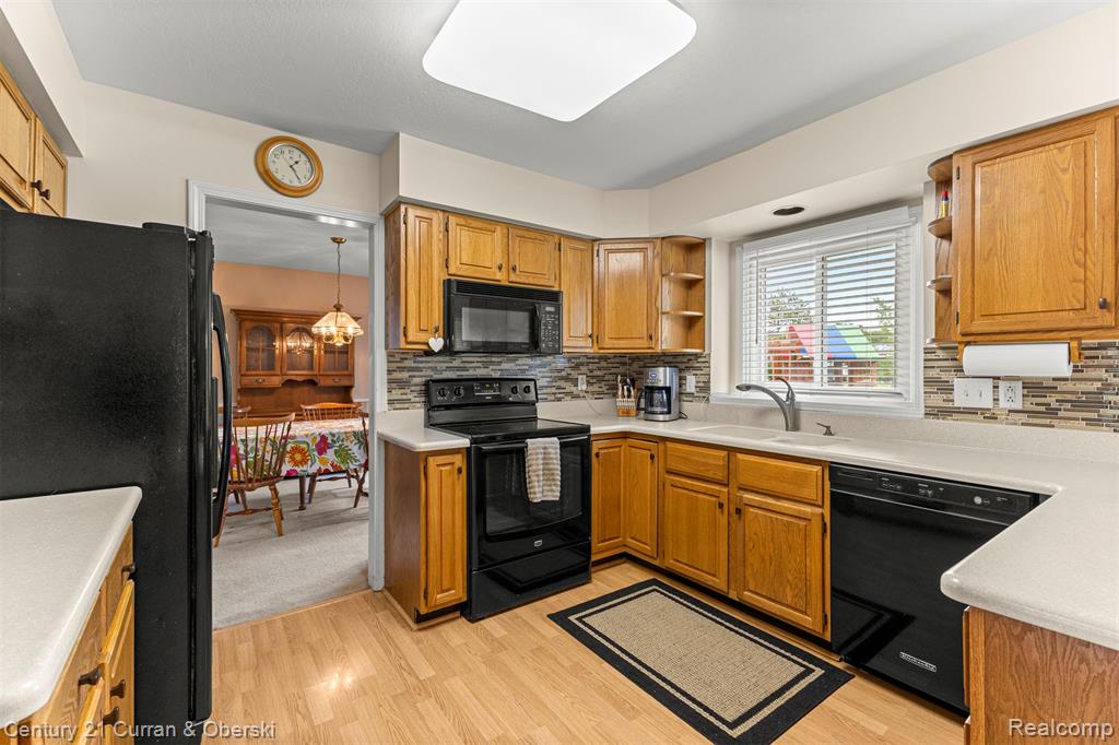1256 Wedgewood Circle, Saline, MI 48176 — Photo 17