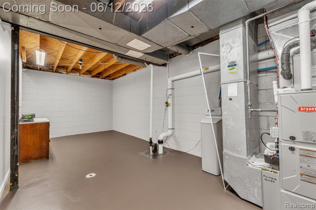 920 Hickory Ridge Circle, Milford, MI 48380 — Photo 29