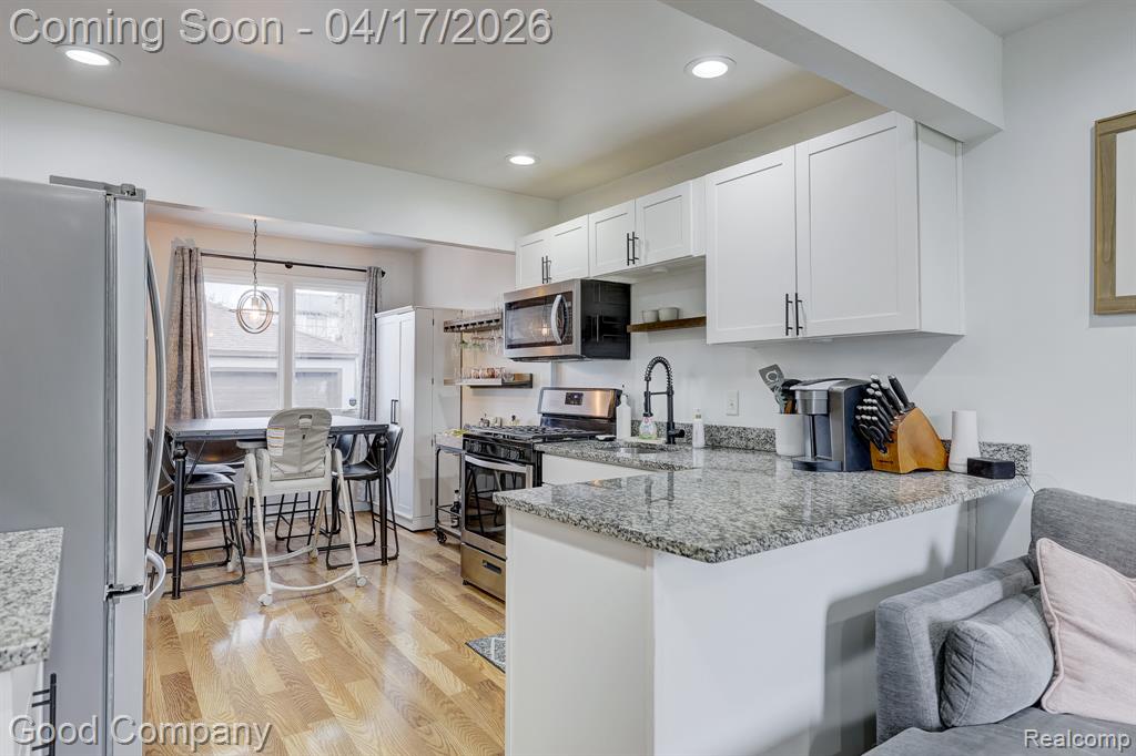 23067 Hazelwood Avenue, Hazel Park, MI 48030 — Photo 7