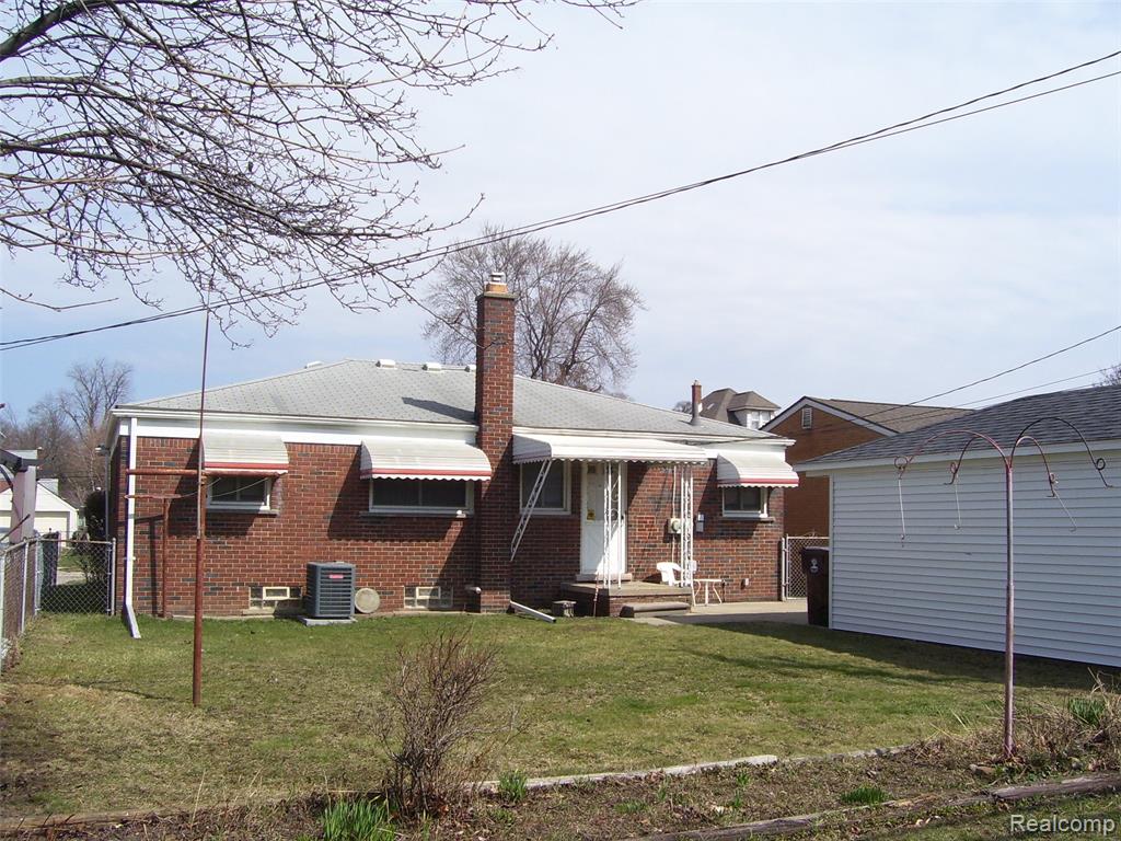 7300 Weingartz, Center Line, MI 48015 — Photo 16