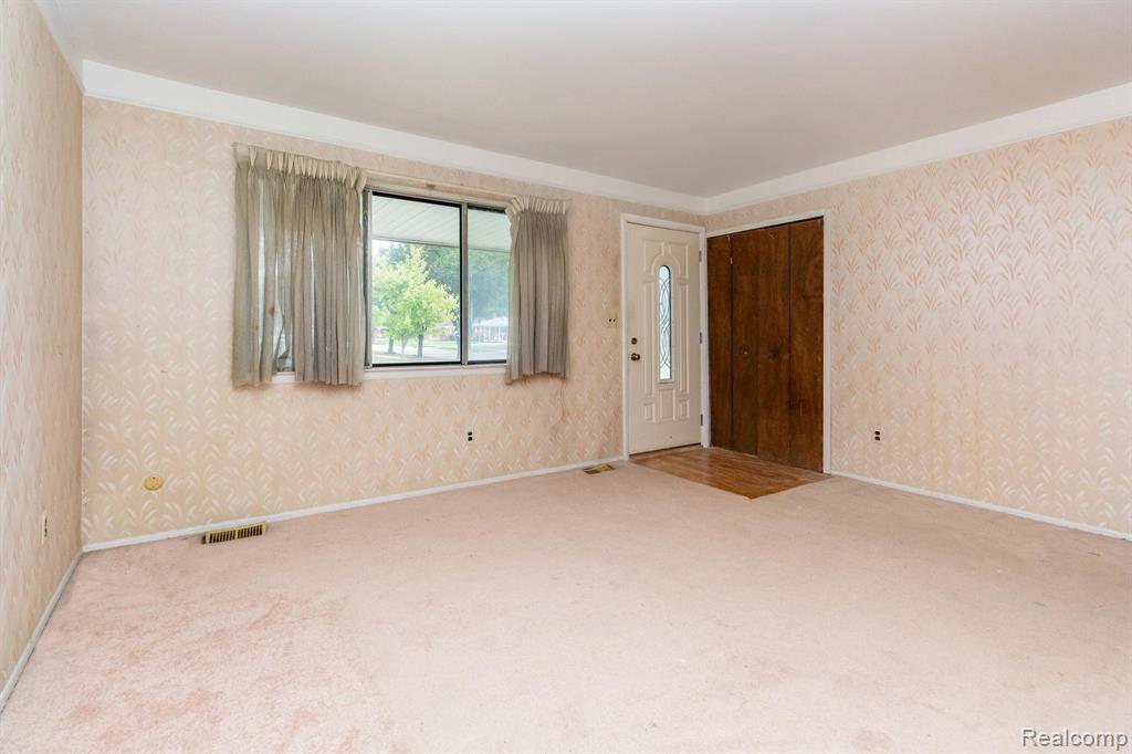 4996 Sanford Drive, Sterling Heights, MI 48310 — Photo 3