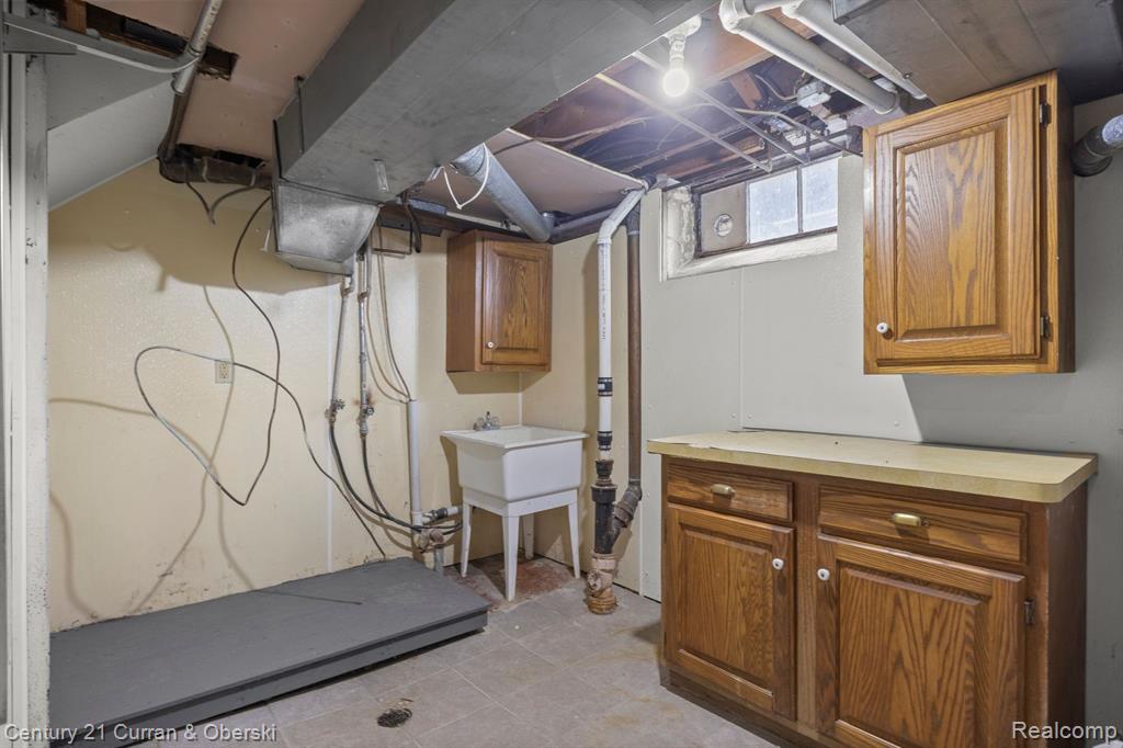 917 N MELBORN Street, Dearborn, MI 48128 — Photo 35