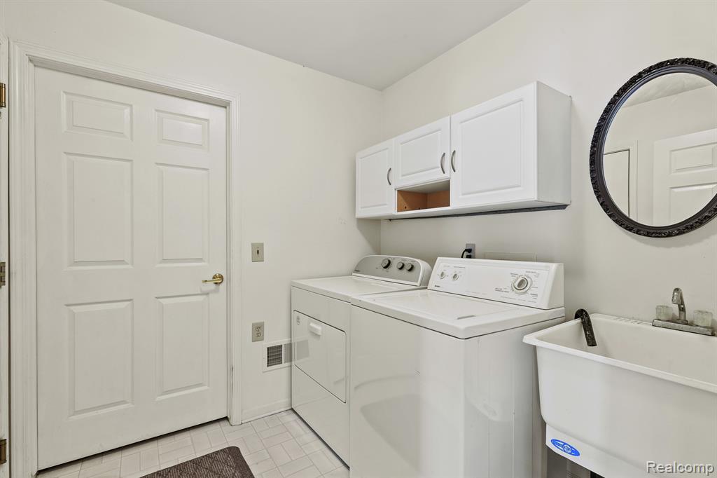 21382 MAGNOLIA Court, 1, Farmington Hills, MI 48336 — Photo 9