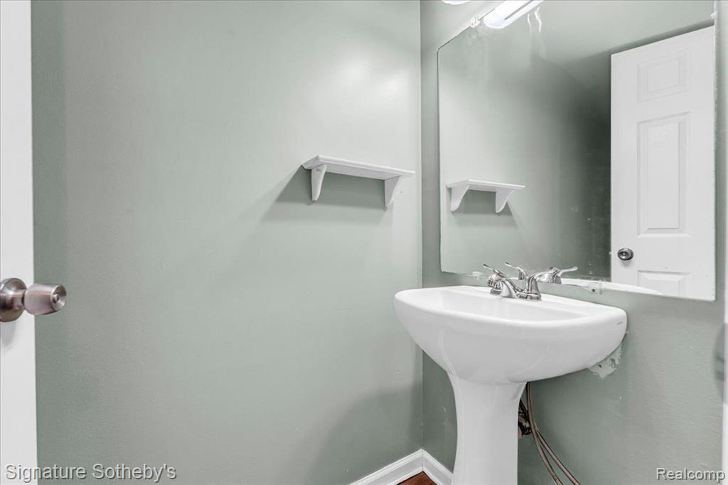 1598 BRENTWOOD Drive, Troy, MI 48098 — Photo 23