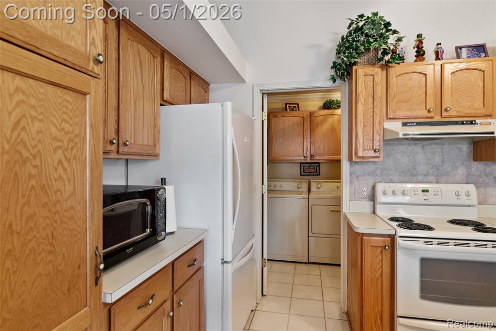 766 Challenging Trail, South Lyon, MI 48178 — Photo 5
