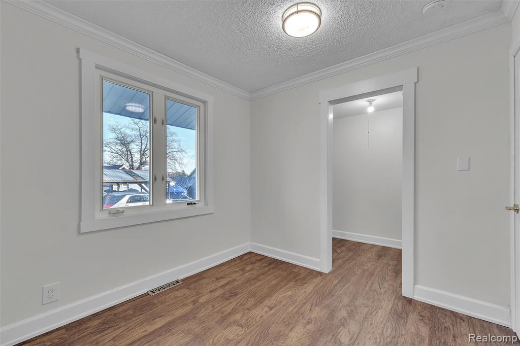 8165 Leonard Drive, Holly, MI 48442 — Photo 23
