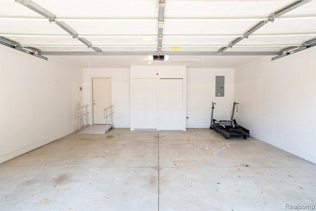 27900 Paradise Lane S, 1, Flat Rock, MI 48134 — Photo 42