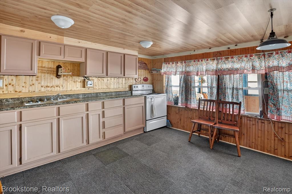 6571 Sherman Drive, Otter Lake, MI 48464 — Photo 9