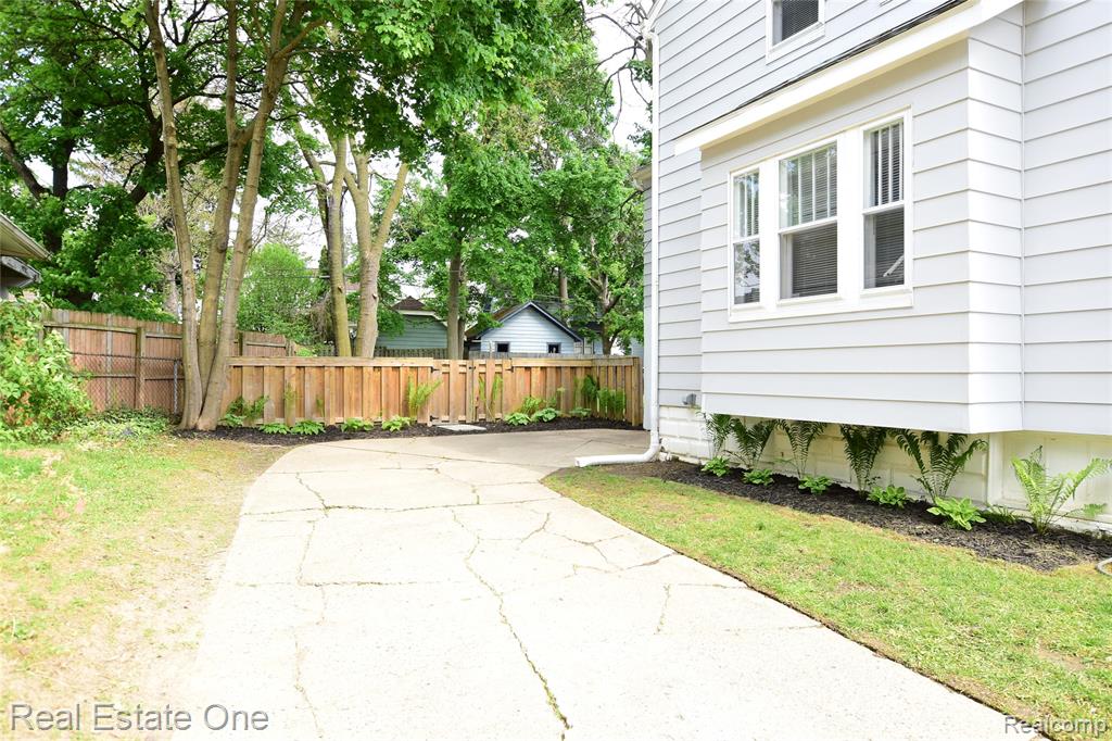 99 Chippewa Road, Pontiac, MI 48341 — Photo 4