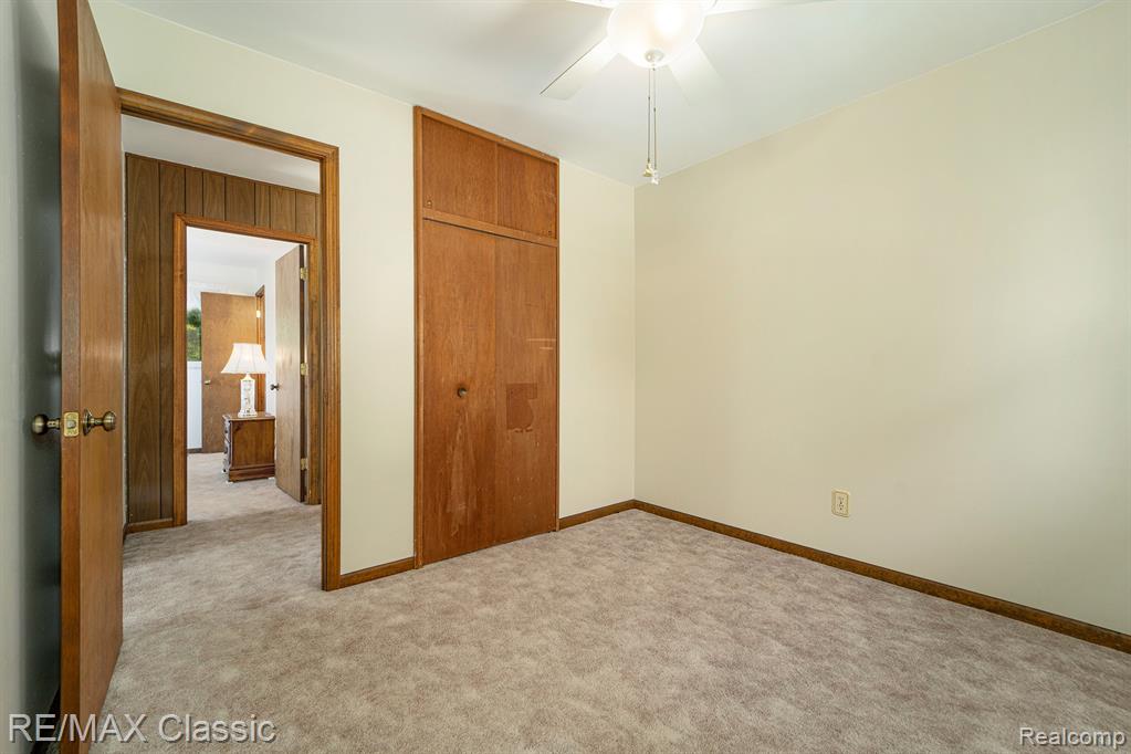 822 Manzano Drive, Wolverine Lake, MI 48390 — Photo 12
