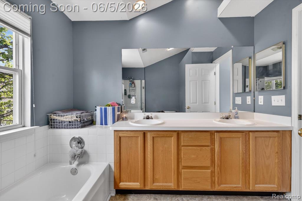 1641 Coburn Drive, Ann Arbor, MI 48108 — Photo 22