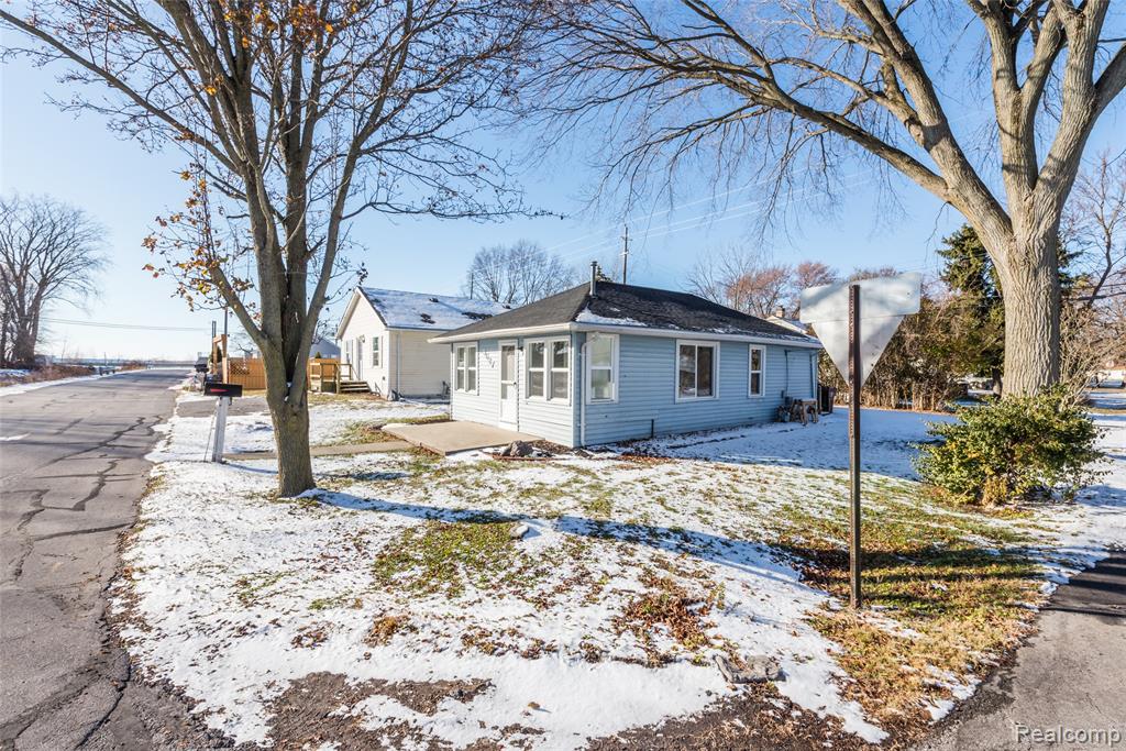 5697 Venice Road, Newport, MI 48166 — Photo 2
