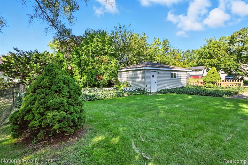 9365 Tavistock Dr., Plymouth, MI 48170 — Photo 13