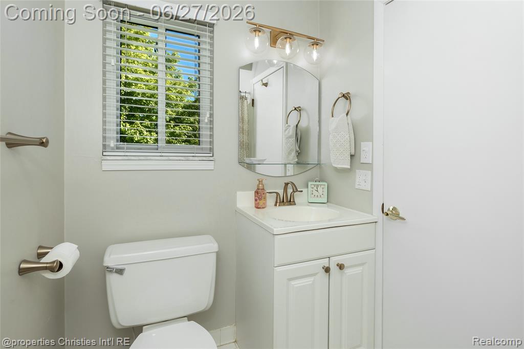 6805 Emerald Shores Drive, Troy, MI 48085 — Photo 23