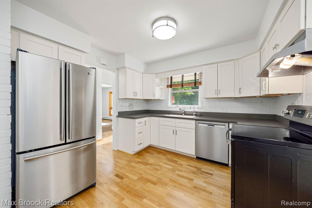 6041 EASTMOOR Road, Bloomfield Hills, MI 48301 — Photo 9