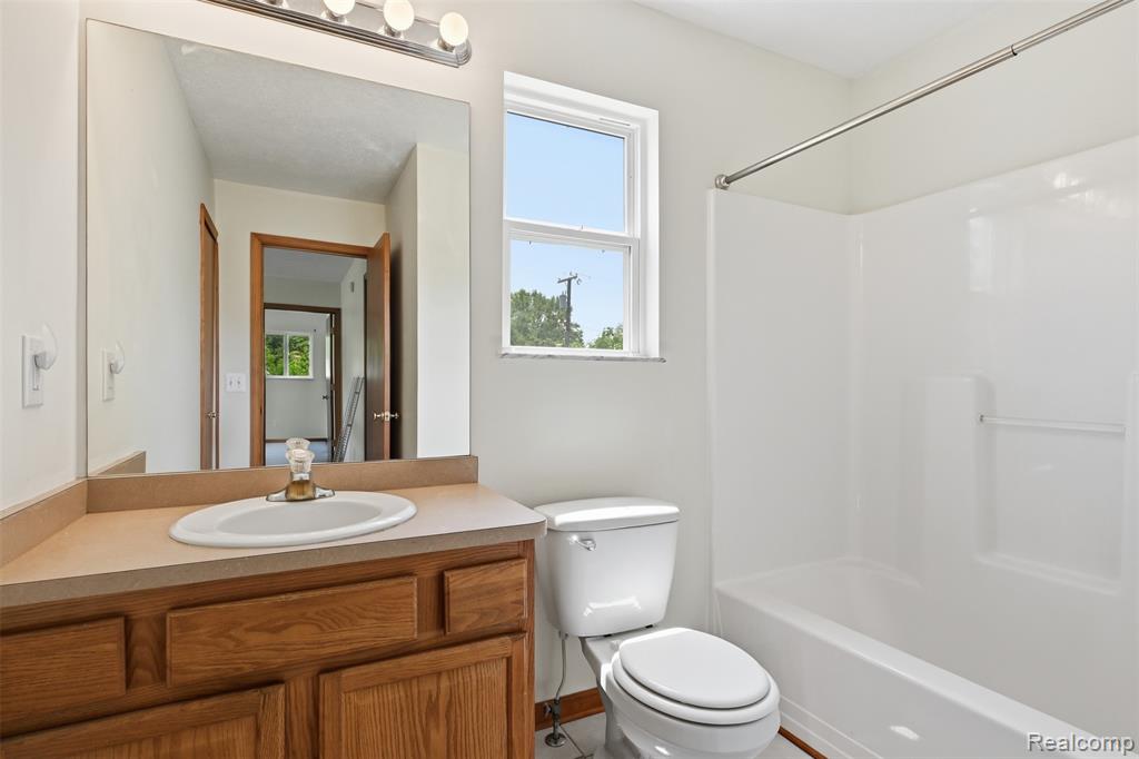 4482 Pleasant Valley Road, Brighton, MI 48114 — Photo 16