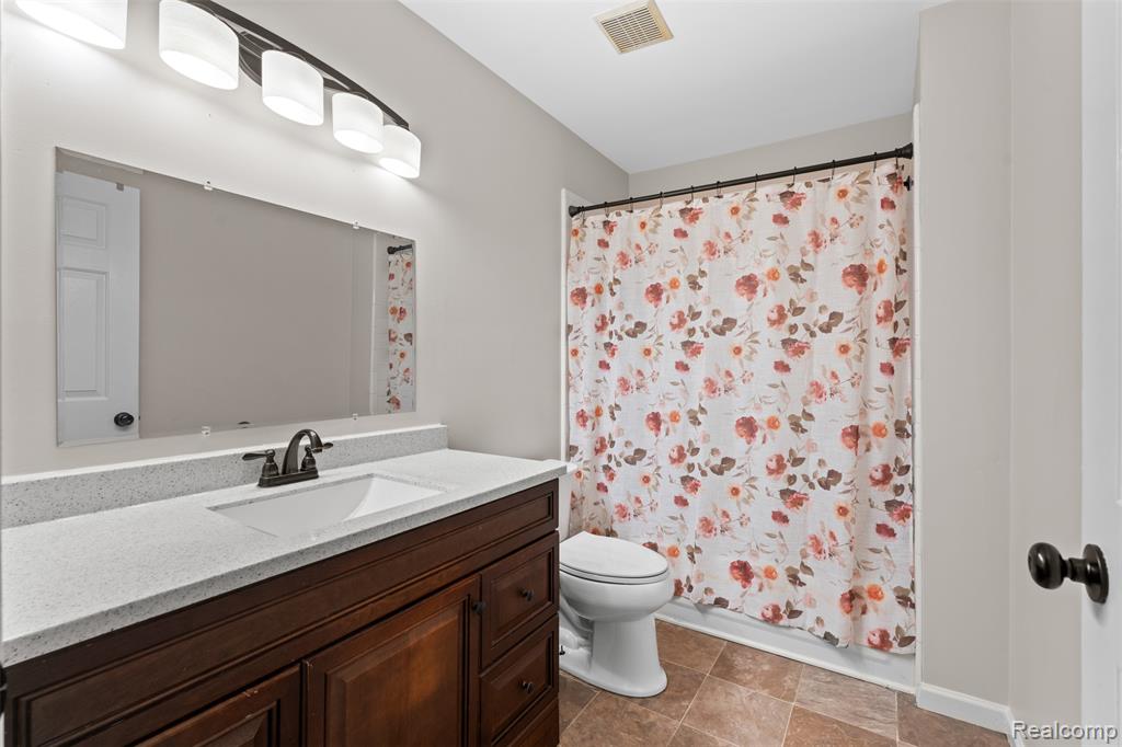 7077 Amanda, Belleville, MI 48111 — Photo 20