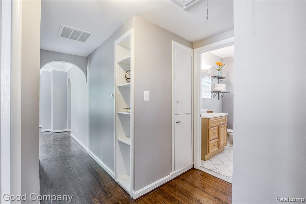 926 MILLARD Avenue, Royal Oak, MI 48073 — Photo 17
