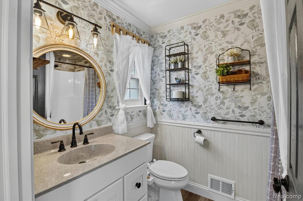 24220 Harrison Street, Clinton Twp, MI 48035 — Photo 27