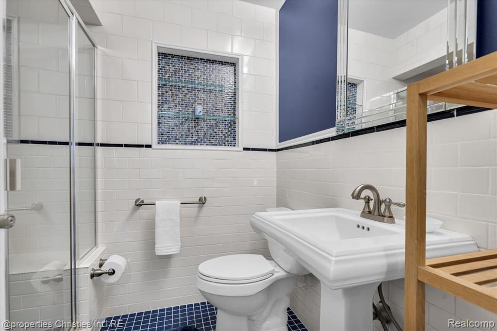 6225 Golfview Drive, Bloomfield Hills, MI 48301 — Photo 21