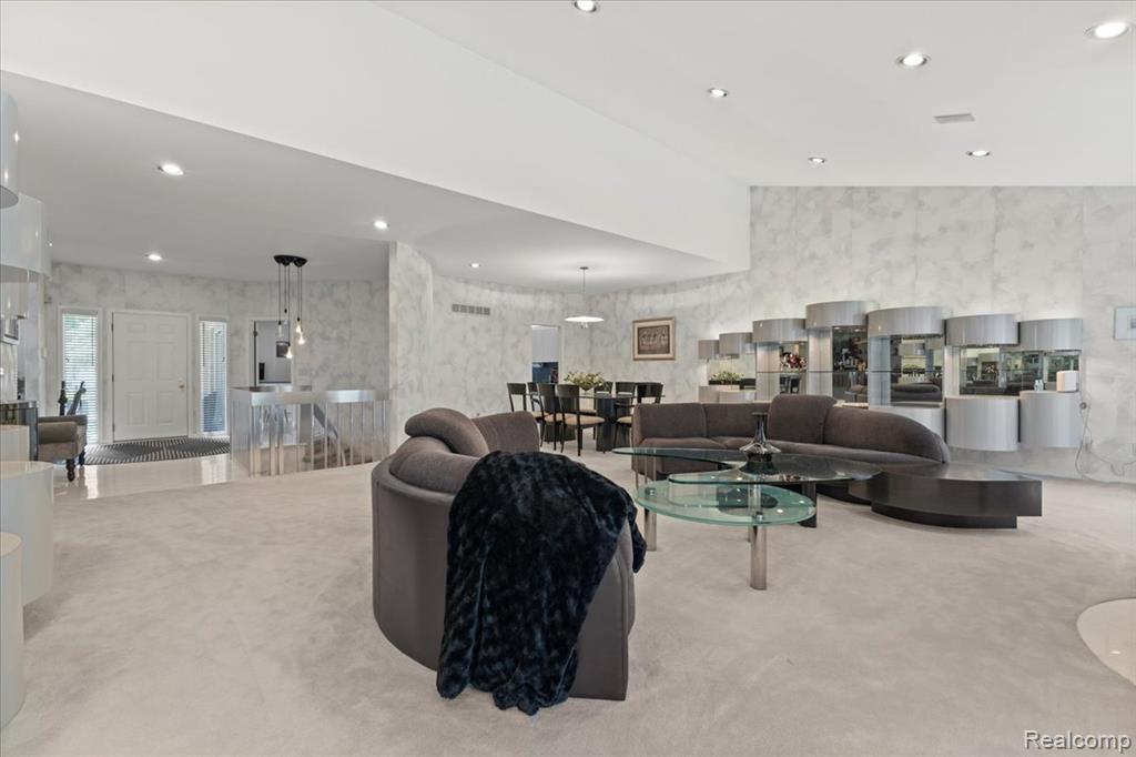 7570 Danbury Circle, West Bloomfield, MI — Photo 10