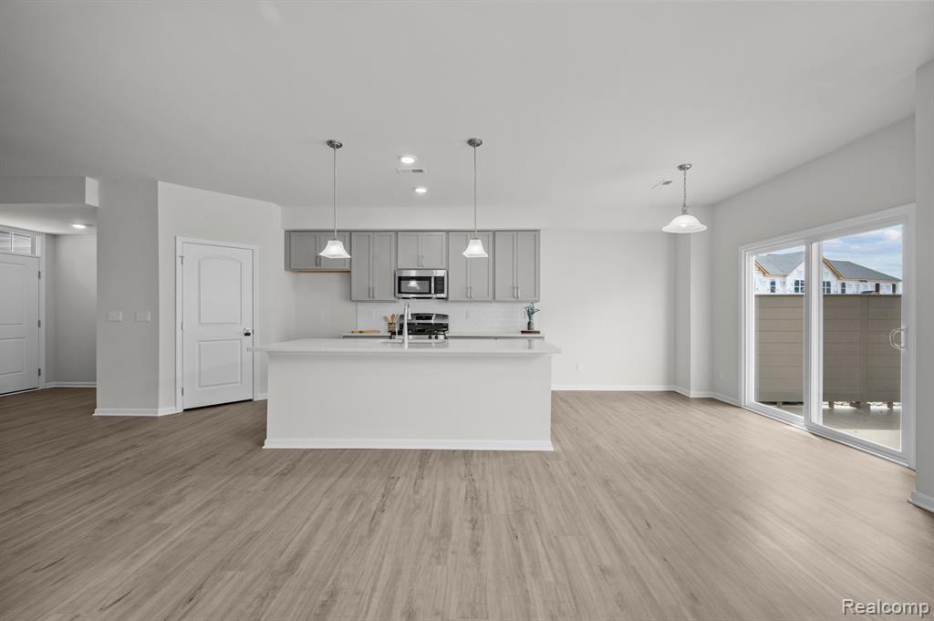1503 SALT SPRINGS Drive, Saline, MI 48176 — Photo 5